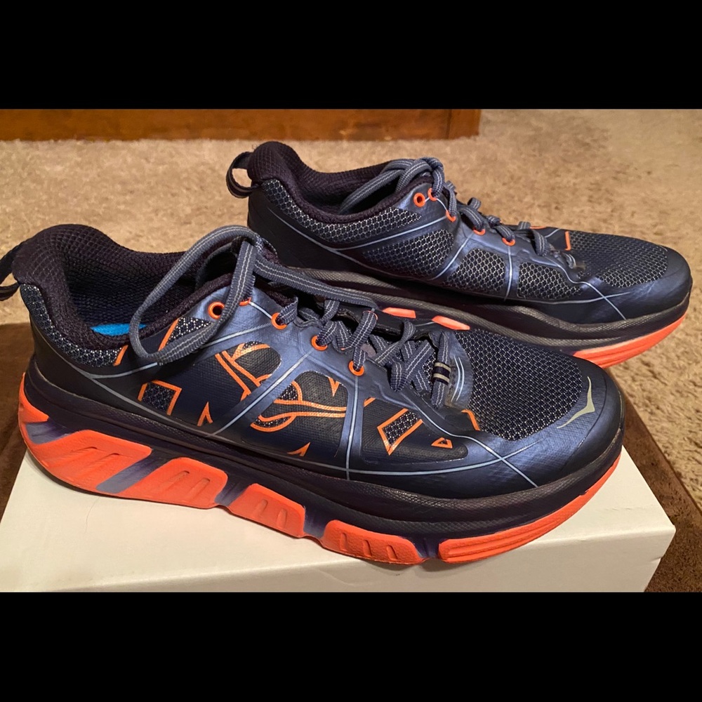 Hoka One One Infinite women’s size 8.5